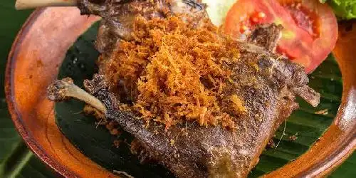 Pecel Lele CJDW, Hankam