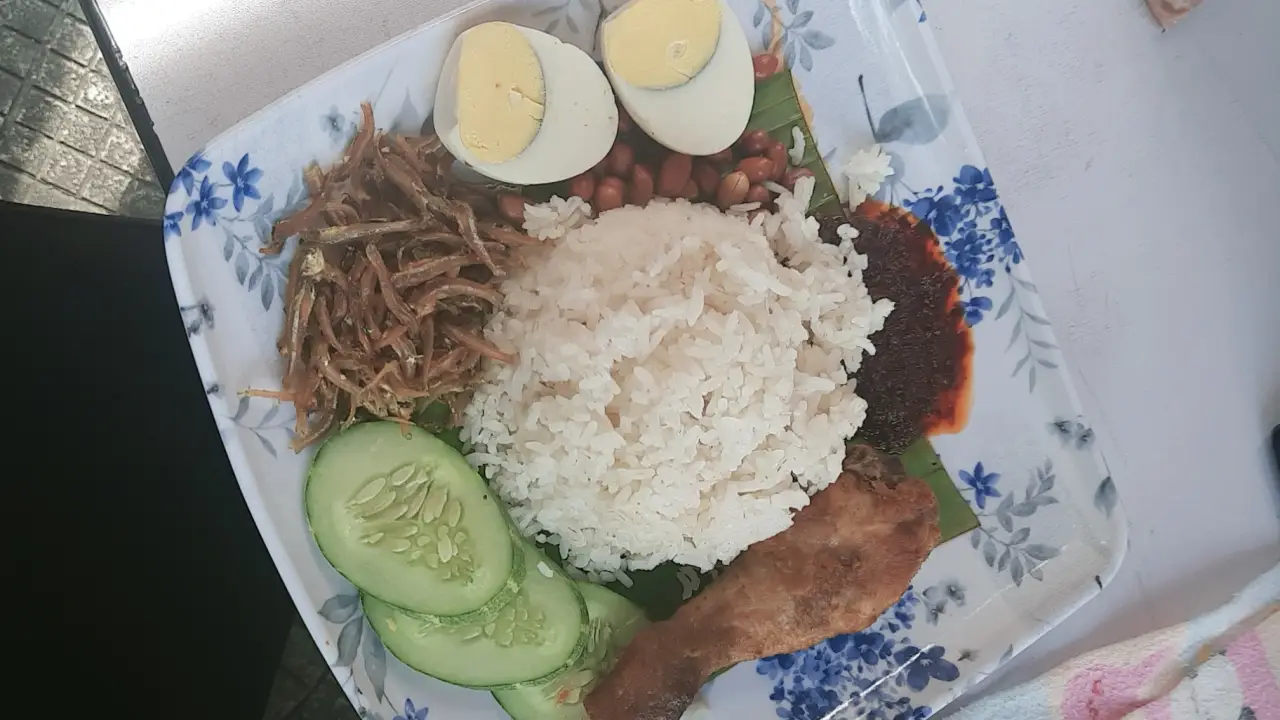 Nasi Lemak Panas Berlauk Ibu Kitchen (Bandar Manjalara)