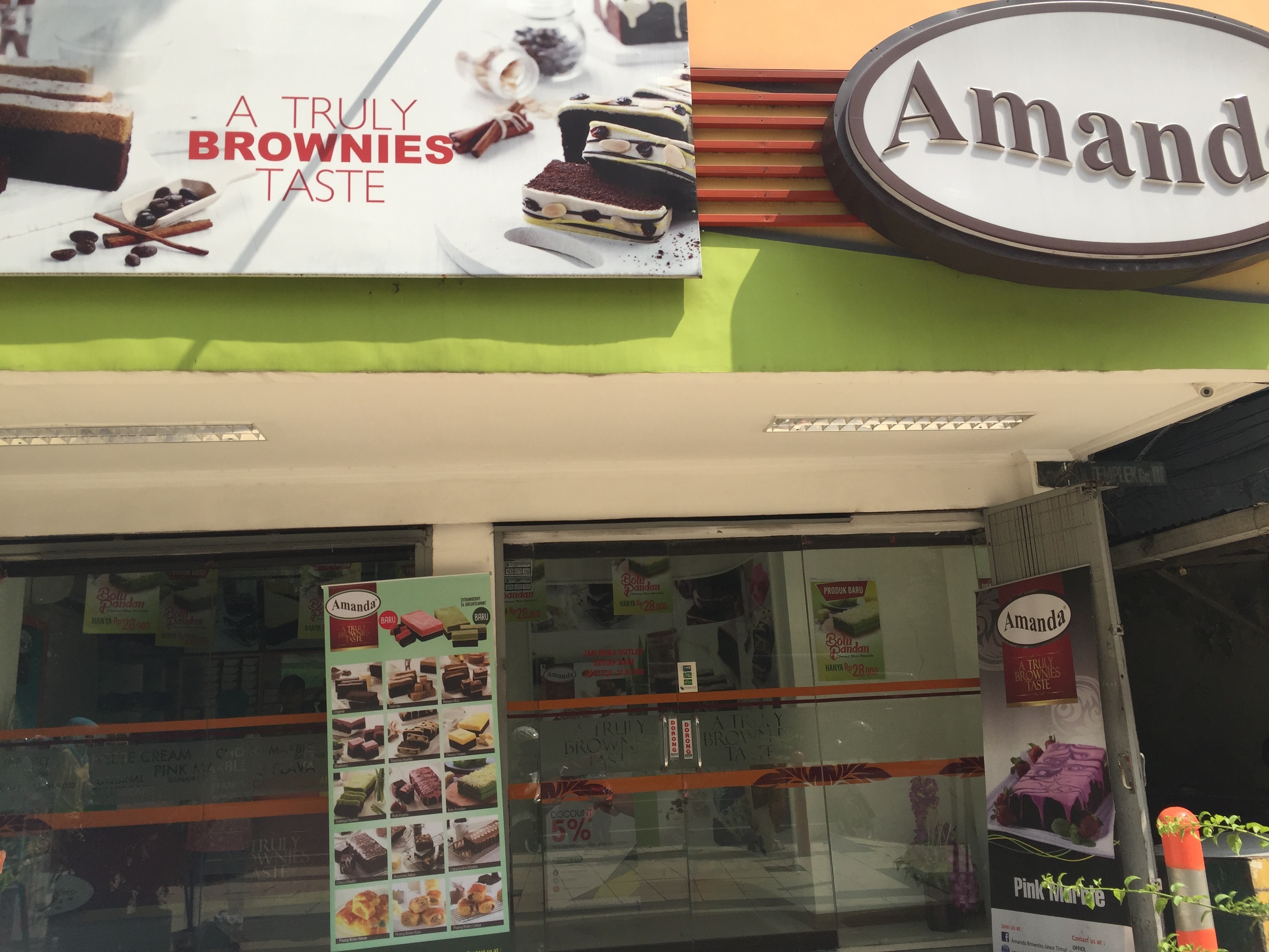 Amanda Brownies Kukus terdekat Restoran dan Tempat Makan Kue & Roti