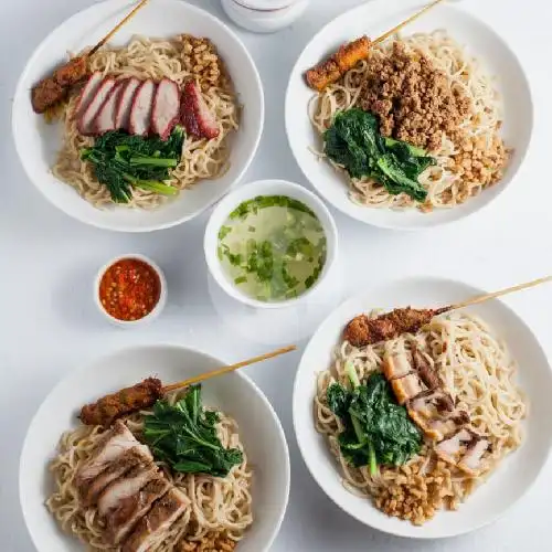 Gambar Makanan Lucky 8 Roast Pork Noodle 2