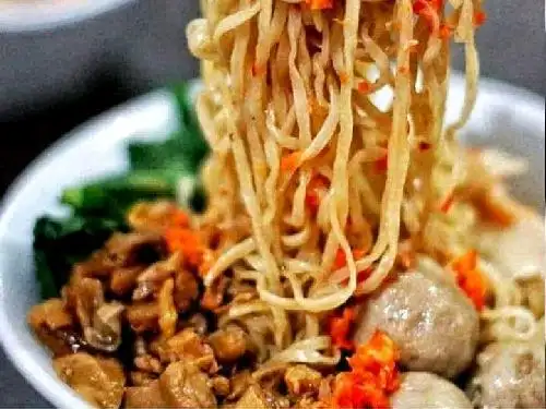 Warung Mie Ayam Bakso Yuyun, Asrama Polisi Kemayoran