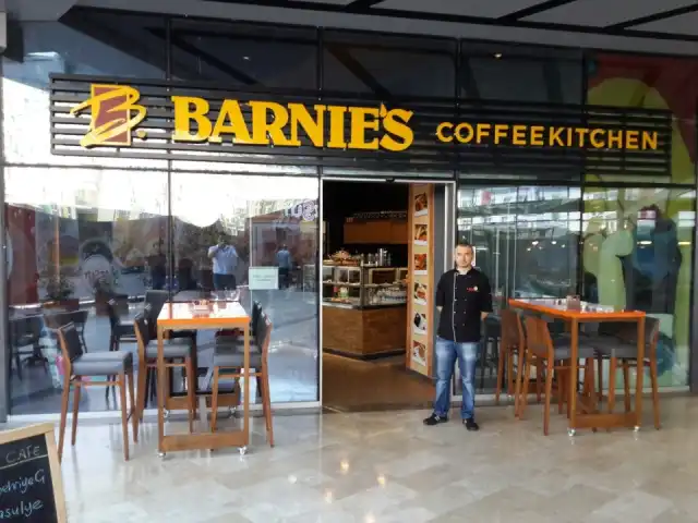 Barnie's Coffee Kitchen'nin yemek ve ambiyans fotoğrafları 10