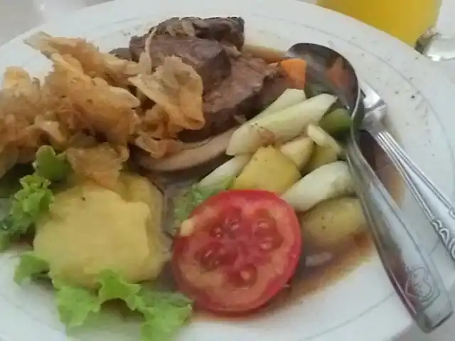 Gambar Makanan Warung Gudeg & Selat Mekar Sari 8