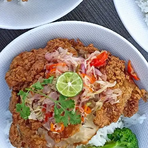Gambar Makanan Ayam Geprek Sambel Obong Anima, Jl. Dewi Sri 101 Legian, Kuta 4
