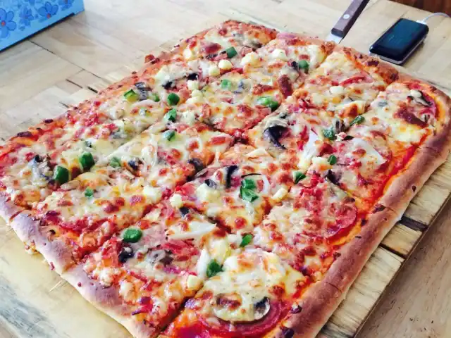Gambar Makanan Henk's Pizza 15