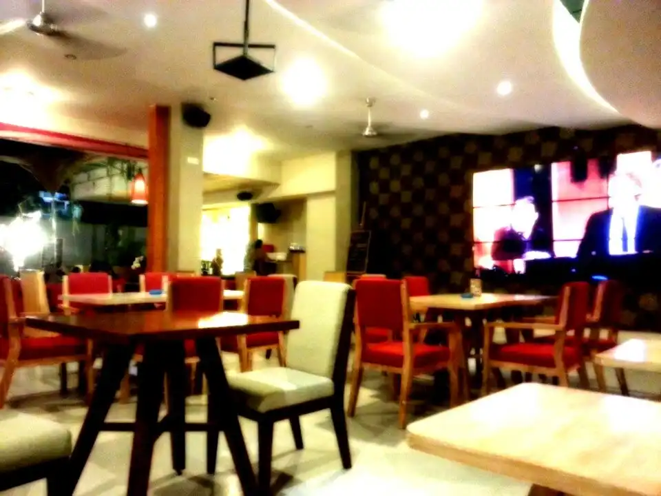 Ayucious Resto and Lounge