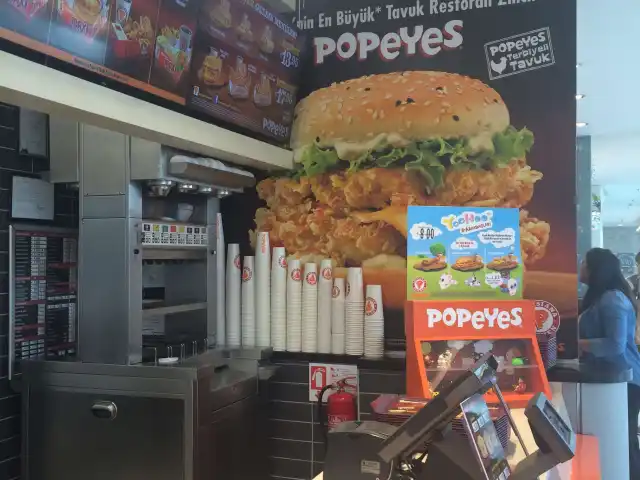 Popeyes'nin yemek ve ambiyans fotoğrafları 13