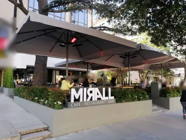 Mirall Cafe Restaurant Bar'nin yemek ve ambiyans fotoğrafları 12