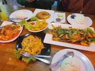 Restoran aisyah kampung delek