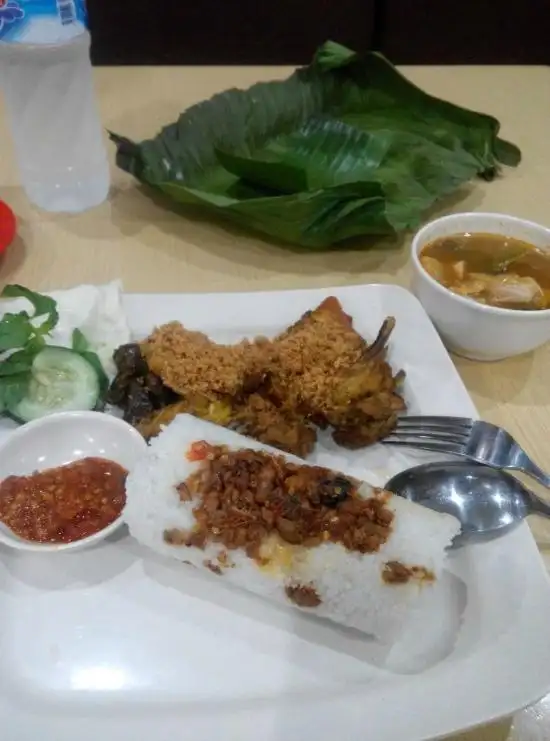 Gambar Makanan Ayam Penyet Pak Tjomot Boulevard 4