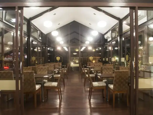 Safari Garden Resto & Cafe