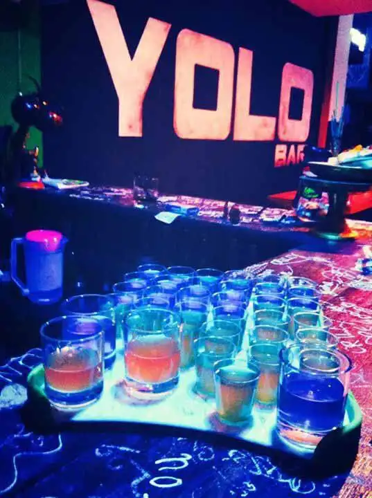Yolo Bar