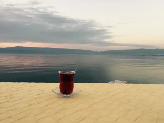 Sari kahve sahil Kursunlu'nin yemek ve ambiyans fotoğrafları 5