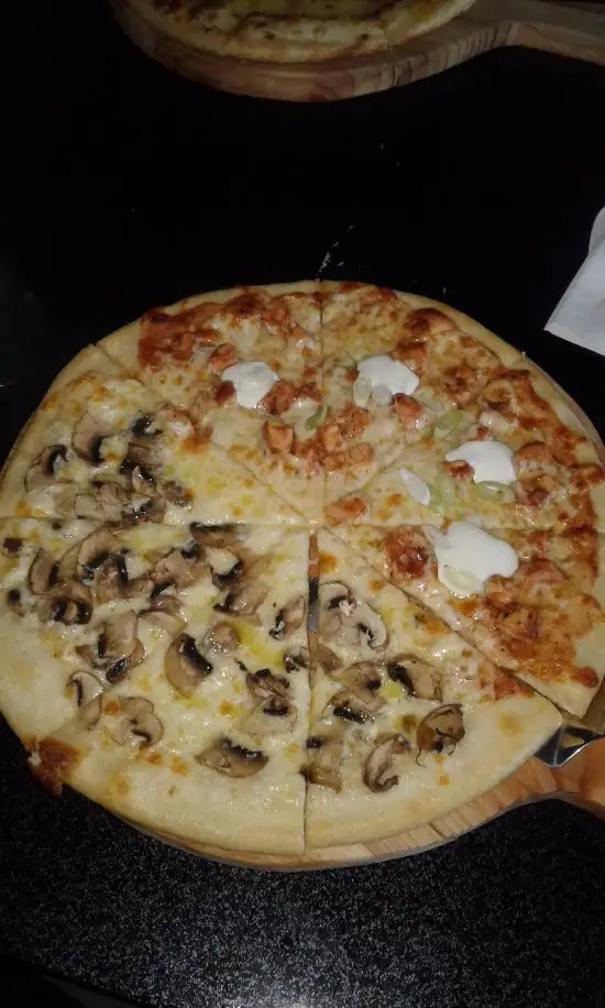 Gambar Makanan La Vera Pizza BSD 3