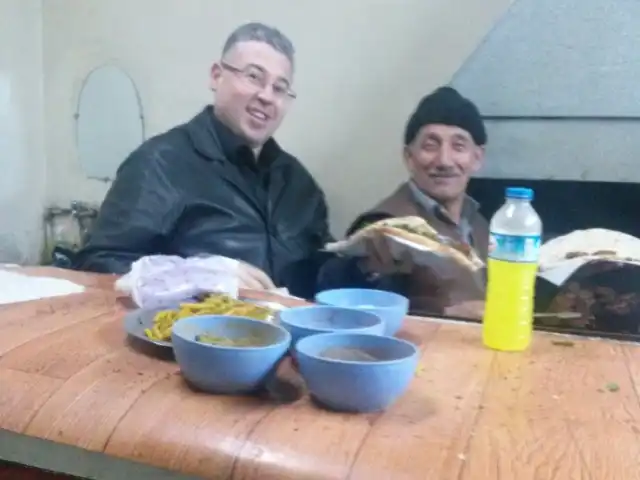 Karşıyakalı meşhur cızbız köftecisi ibo dayı'nin yemek ve ambiyans fotoğrafları 3