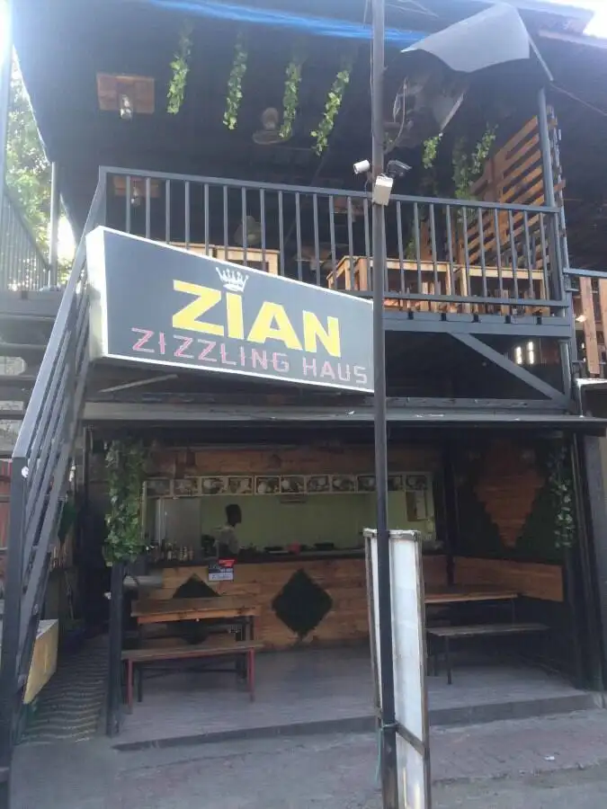 Zian Zizzling Haus