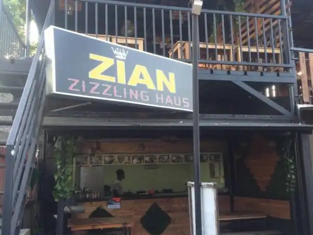 Zian Zizzling Haus