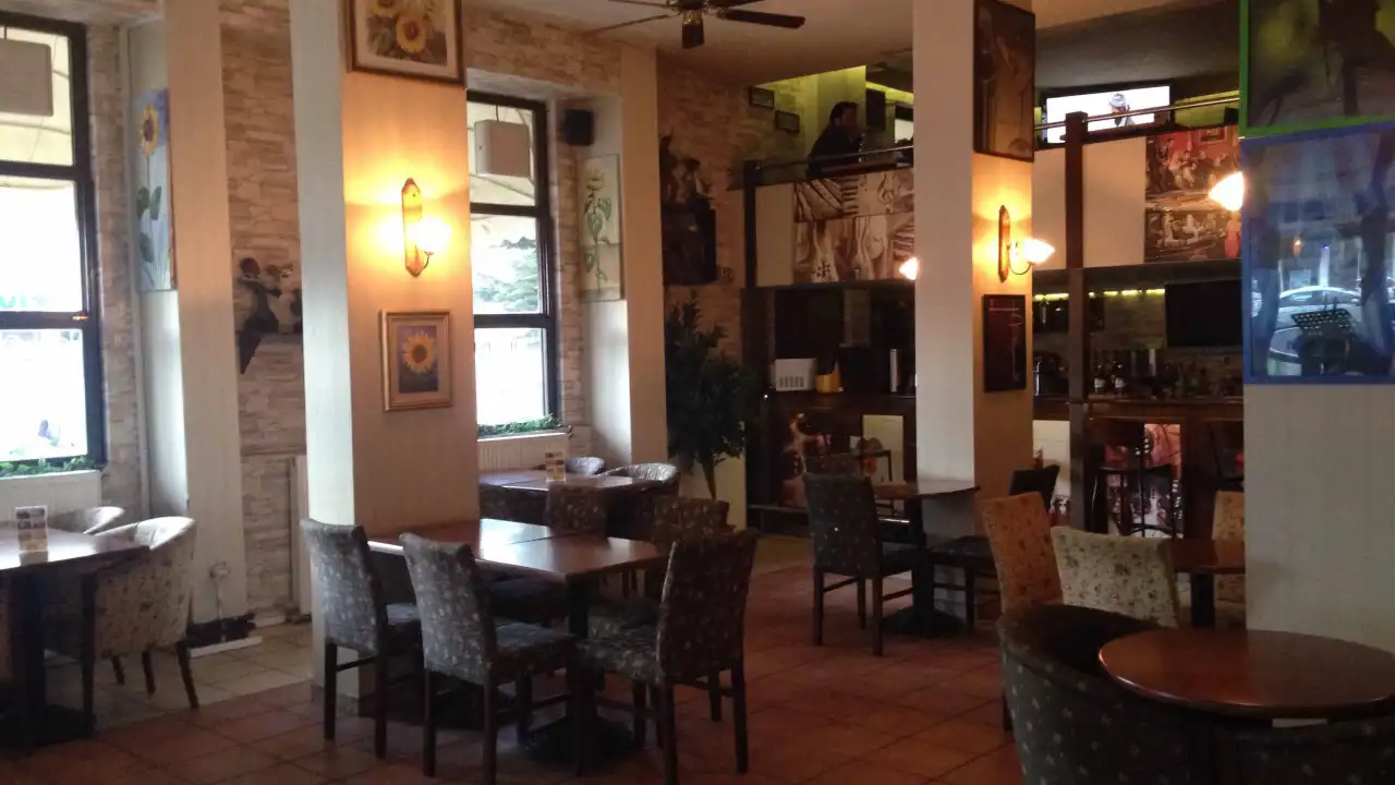 Sela Cafe & Restaurant