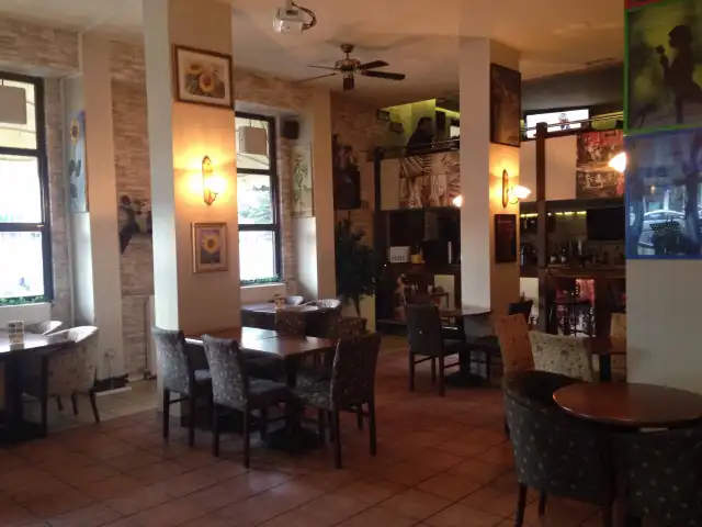 Sela Cafe & Restaurant'nin yemek ve ambiyans fotoğrafları 1