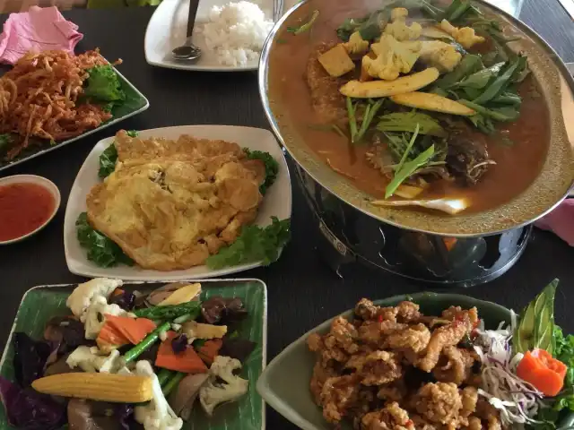Dee Dee Thai Food Photo 12