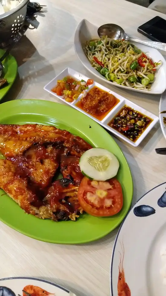 Gambar Makanan Ikan Bakar Katombo 4