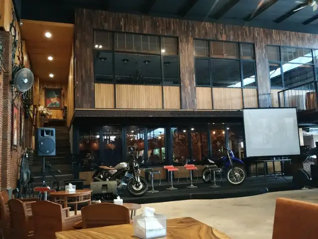 Gambar Makanan Wood Stairs Cafe 3