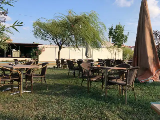 Aksu Park Cafe & Restaurant'nin yemek ve ambiyans fotoğrafları 2