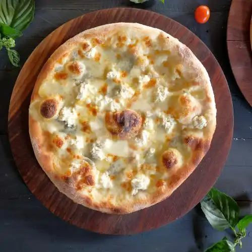 Gambar Makanan Crust Not Only Pizza, Canggu 16