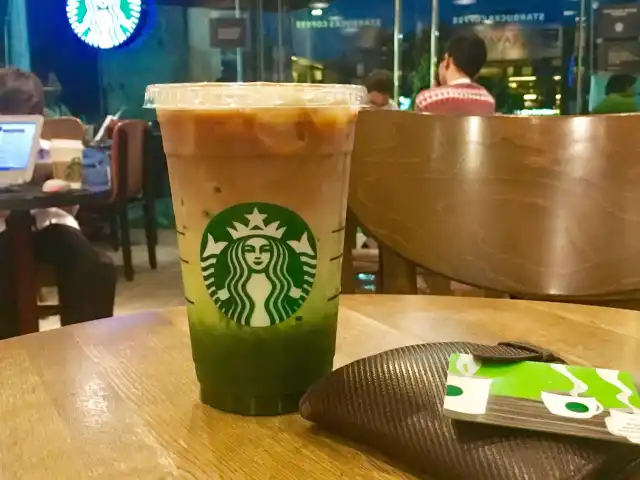 Starbucks - Crown Regency Hotel & Towers Food Photo 5