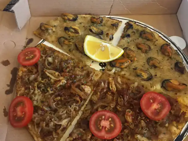 Lord Of Mussels Style Pizza'nin yemek ve ambiyans fotoğrafları 4