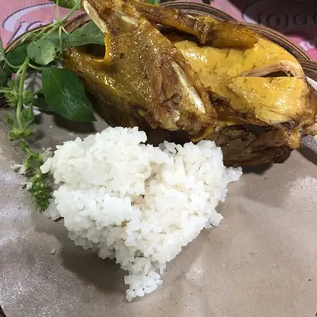 Gambar Makanan Ayam Goreng Mbah Cemplung 8