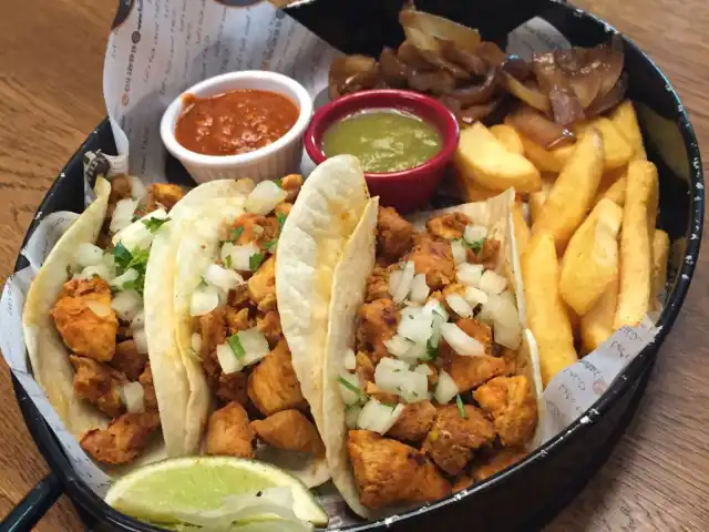 Taco Hut'nin yemek ve ambiyans fotoğrafları 7