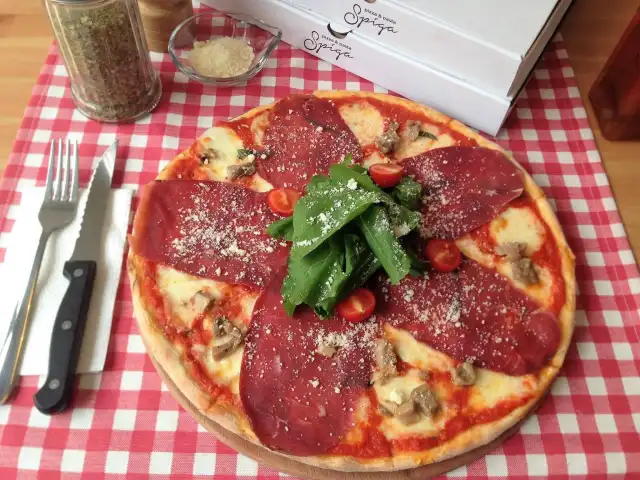 Pizza Nella İtaliano'nin yemek ve ambiyans fotoğrafları 9