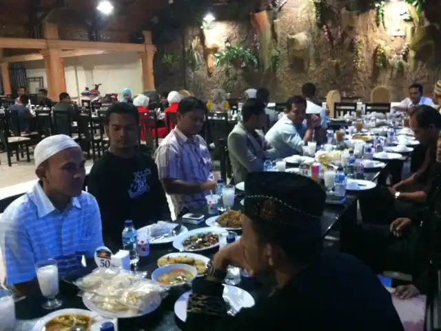 Gambar Makanan Pondok Laguna Cafe & Resto 2