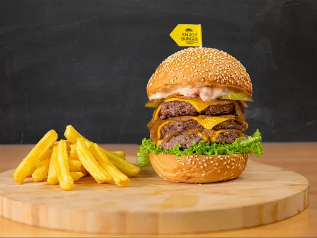 Enjoy Burger House'nin yemek ve ambiyans fotoğrafları 1