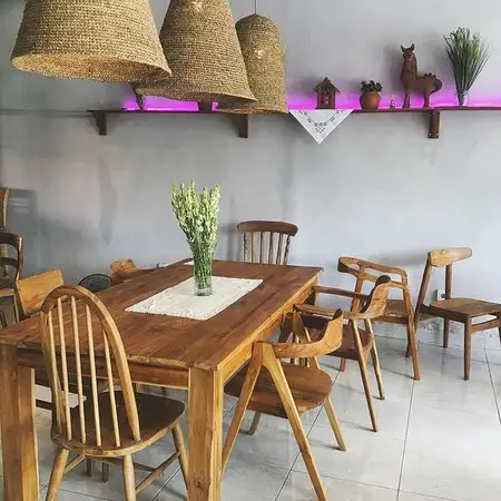 Gambar Makanan Usha Cafe & Bakery Canggu 10