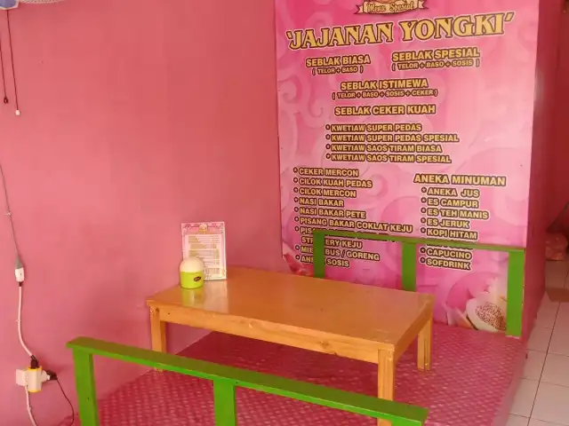 Gambar Makanan Seblak & Jajanan yongki 1