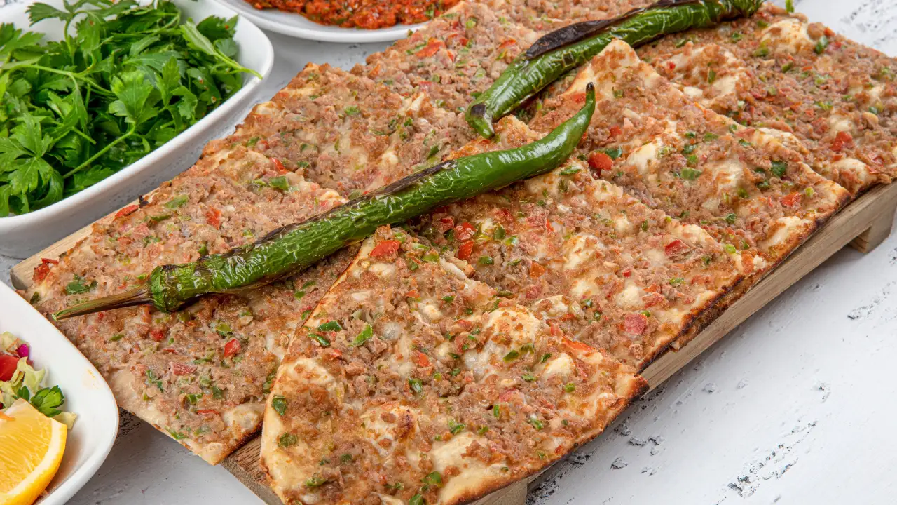 İkimizin Yeri Lahmacun & Etli Ekmek