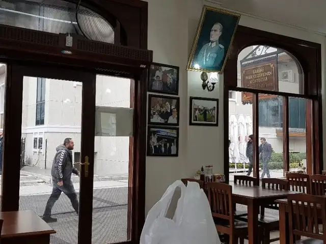 Tarihi Merkez Efendi Köftecisi Ahmet Usta'nin yemek ve ambiyans fotoğrafları 15
