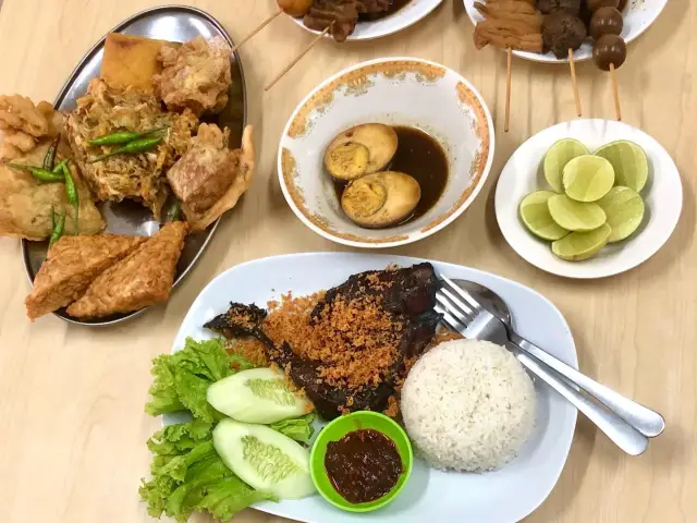 Gambar Makanan Soto Seger Kartosuro 6