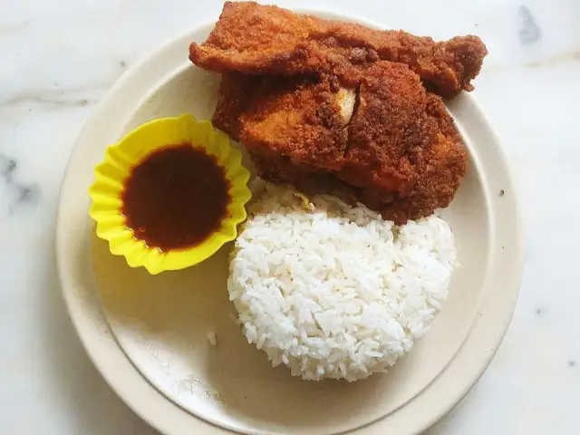 Nasi Ayam Goreng Bujang (Cyber Square)
