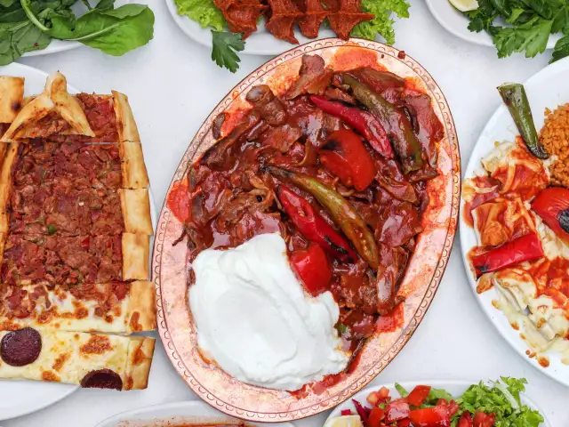 Öz Adana Ocakbaşı'nin yemek ve ambiyans fotoğrafları 1