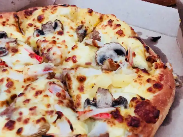 Domino's Pizza Food Photo 8