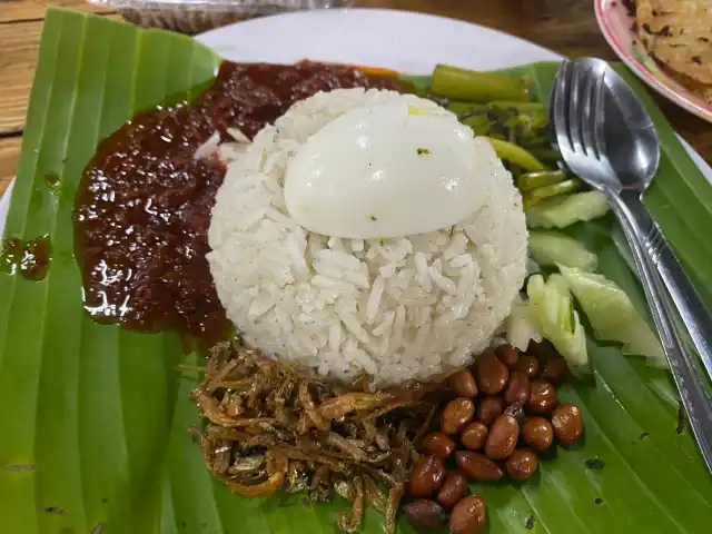 Nasik Lemak Angah Food Photo 3