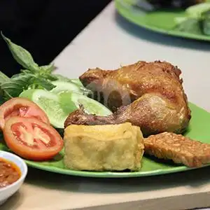 Gambar Makanan Warung Pecel Lele Uti, Kebon Jeruk 1