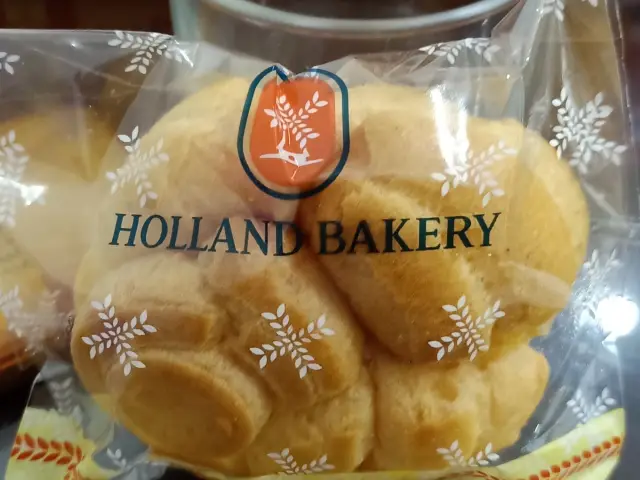 Gambar Makanan Holland Bakery 9