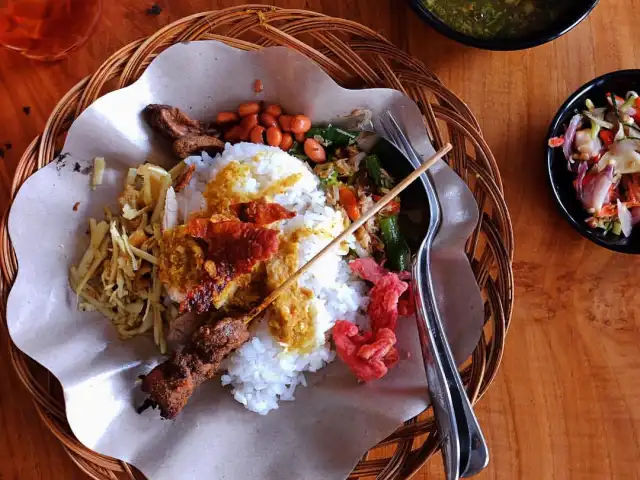 Gambar Makanan Warung Pradnyani Babi Guling Khas Bali 8