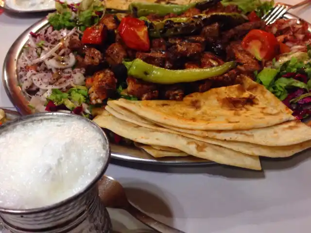 Has Dürüm Et Ve Kebab Evi'nin yemek ve ambiyans fotoğrafları 3