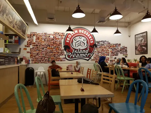 Gambar Makanan Island Creamery 8