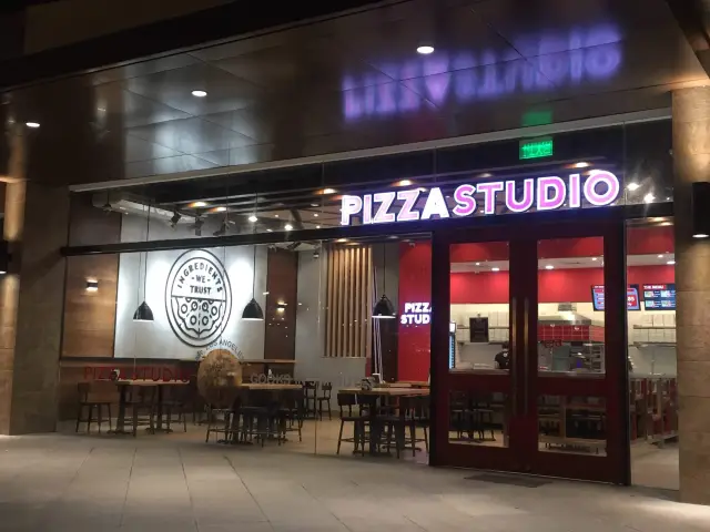 Pizza Studio Food Photo 6